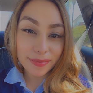 Meet your Posher, Noemi